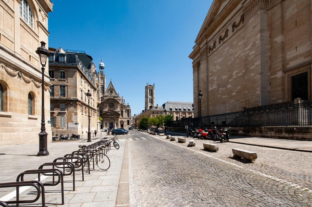 Place Du Pantheon * Parijs